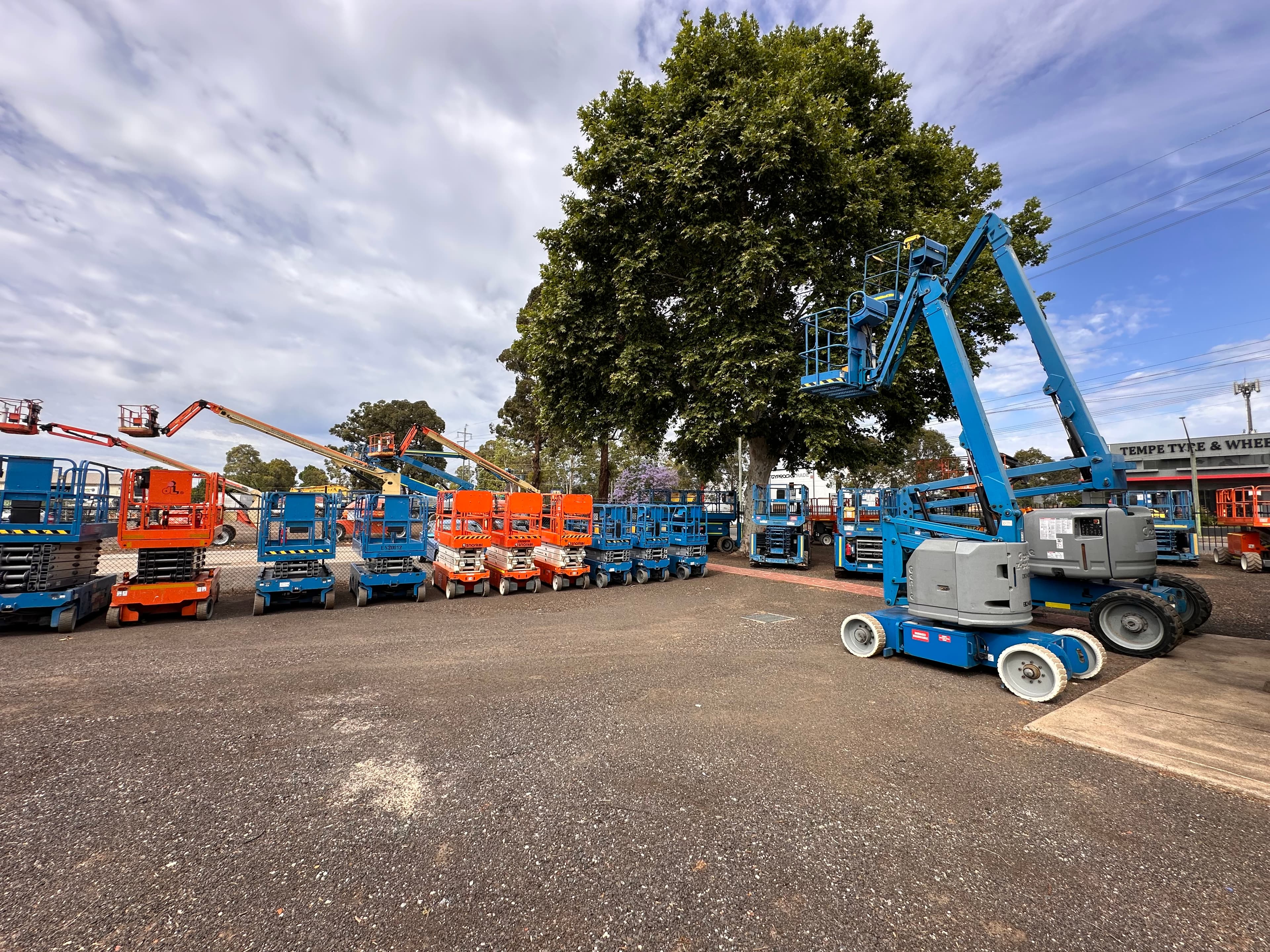 Machinery Sales Online yard
