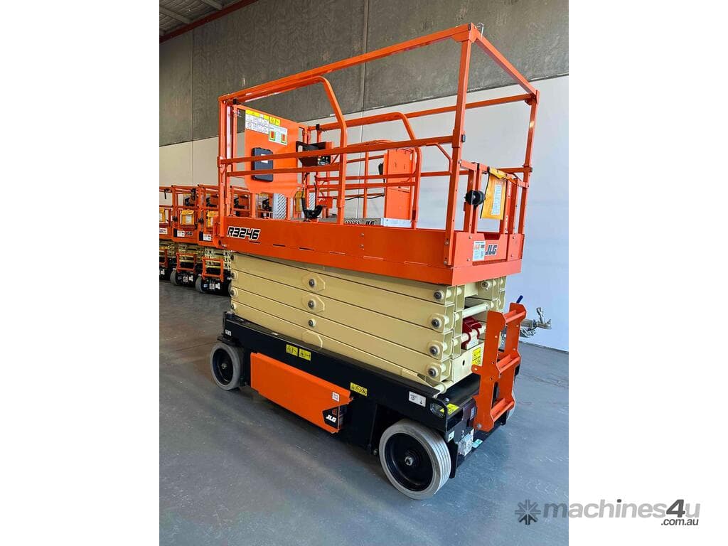 JLG R3246