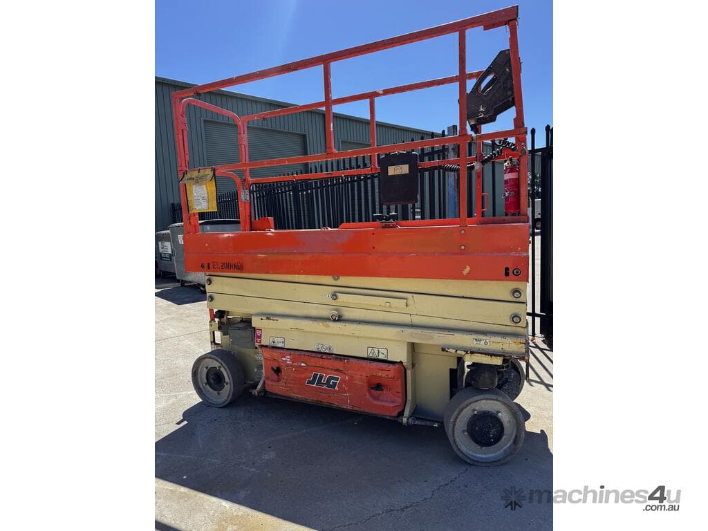 JLG 2032ES