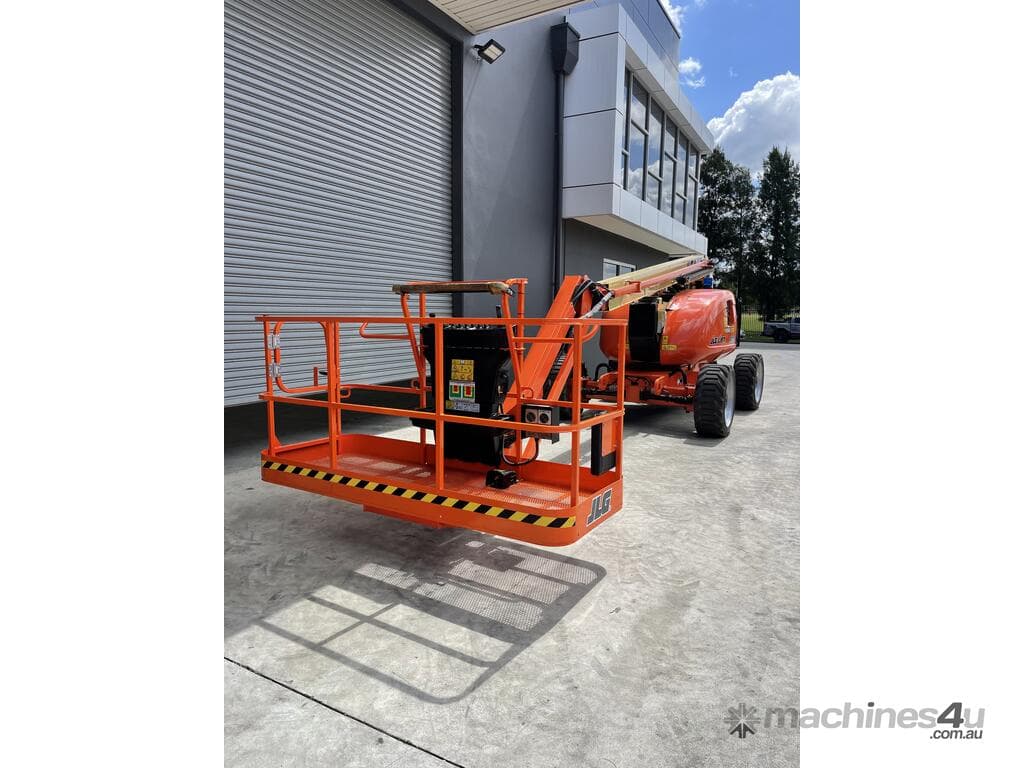 JLG 600AJ