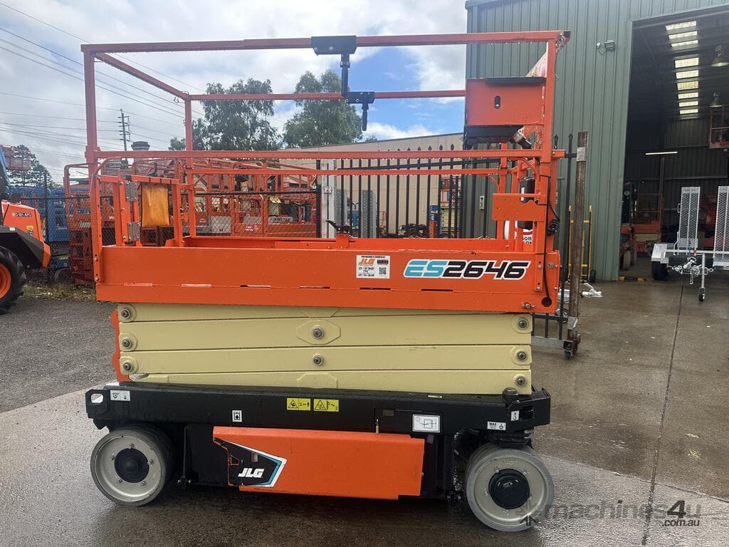 JLG ES2646